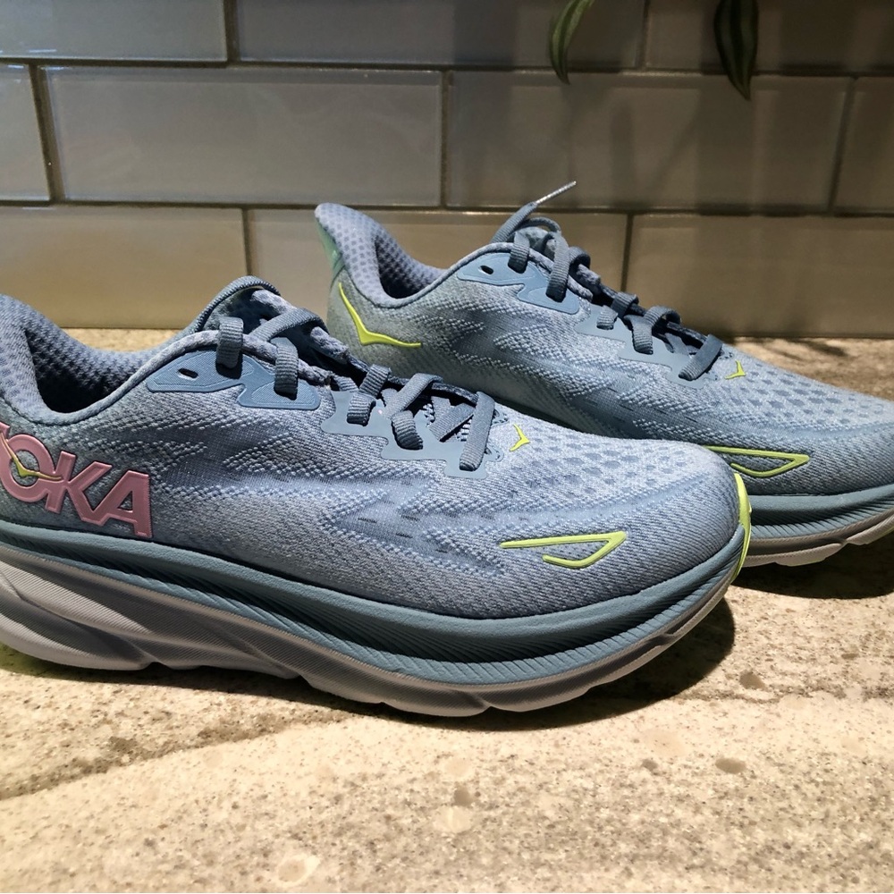 Hoka Clifton 9  size 6D Light Blue Athletic Sneakers